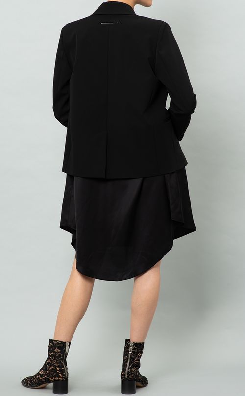 バッジ付ピークドラペルダブルジャケット