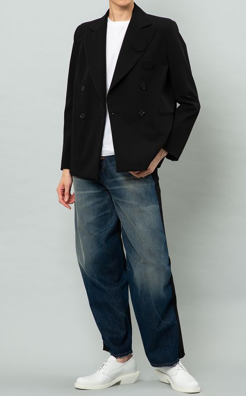 バッジ付ピークドラペルダブルジャケット