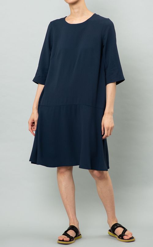 クルーネックギャザーワンピース