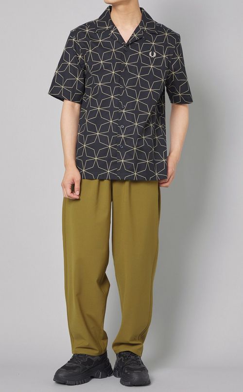 サージタックパンツ