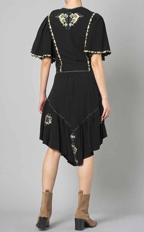 エンブロイダリーフレアスリーブワンピース