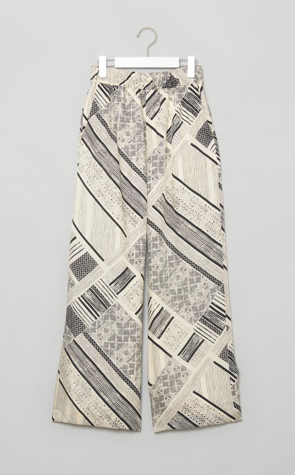 トライバル柄ストレートパンツ