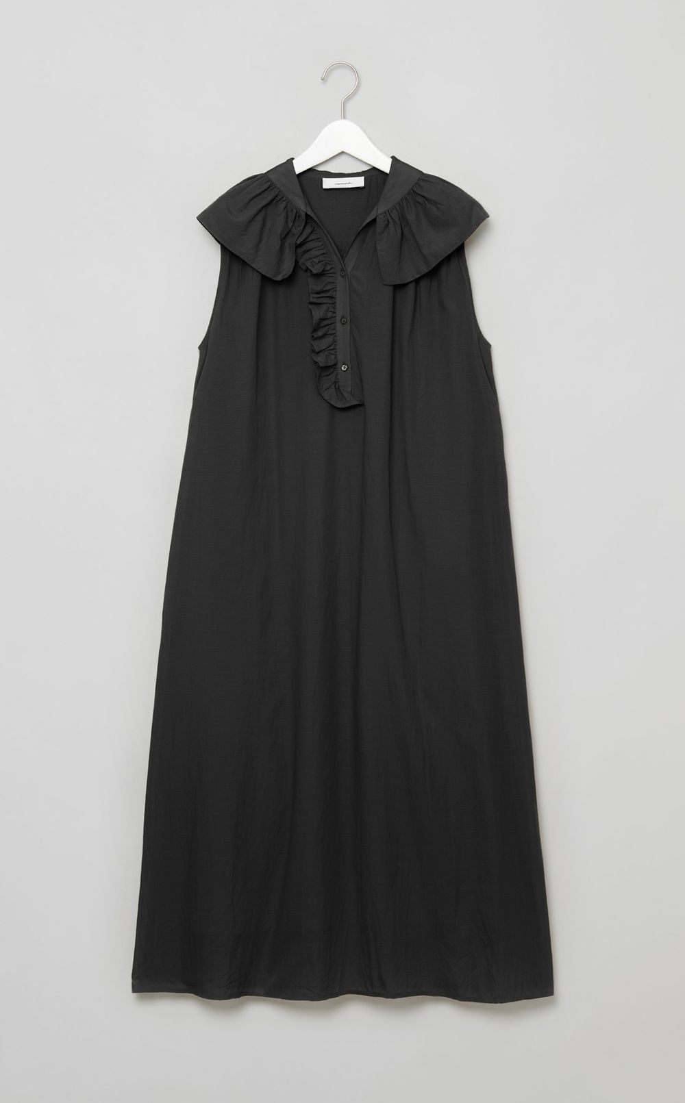 フリルカラーノースリーブワンピース