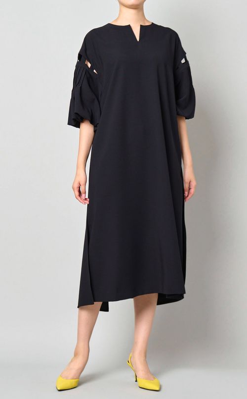 バルーンスリーブキーネックワンピース