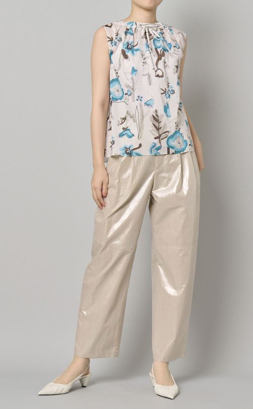 ツータックテーパードパンツ