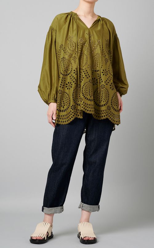 エンブロイダリーチュニックブラウス