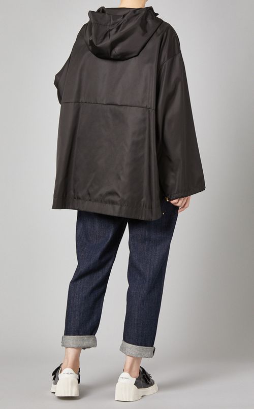 リナイロンフーテッドプルオーバー