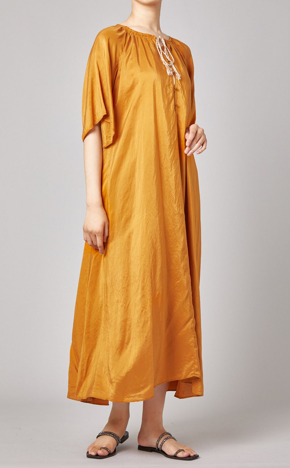 ラウンドネックロングワンピース