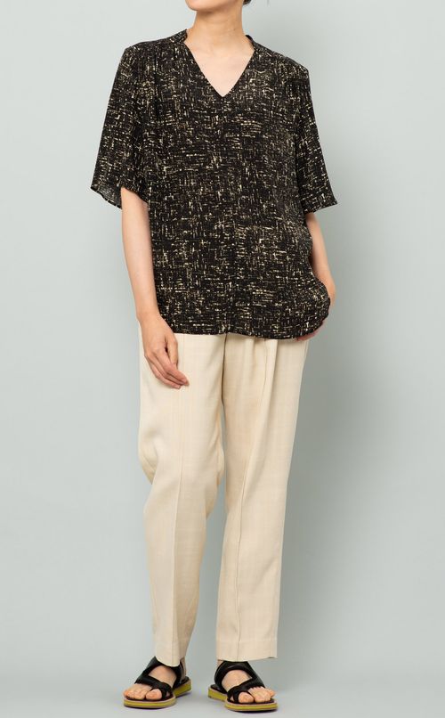 クリースラインクロップドパンツ