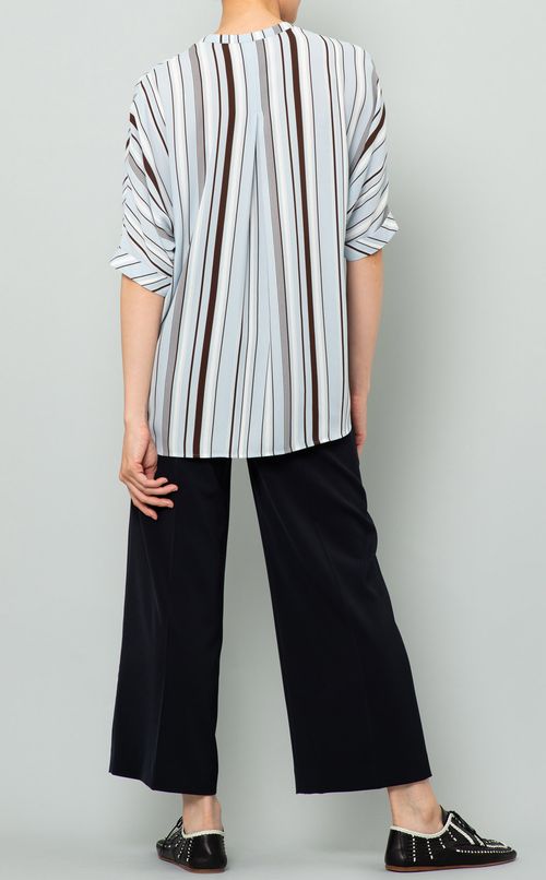 マルチストライプキーネックブラウス