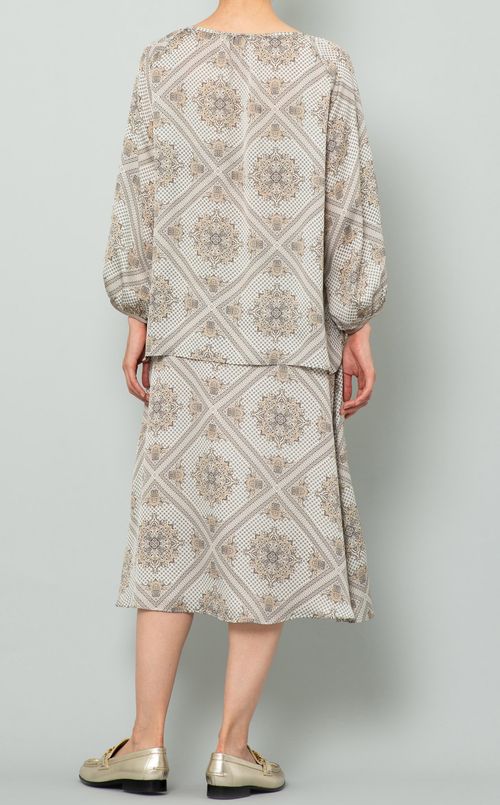 トライバルプリントギャザーブラウス