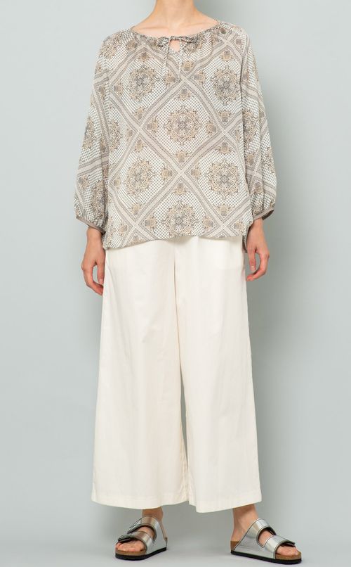 トライバルプリントギャザーブラウス