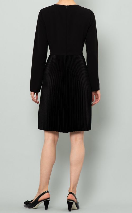 プリーツ切替Uネックワンピース