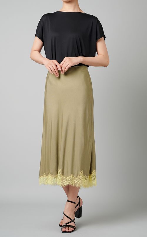 レースヘムラインフレアスカート