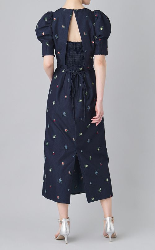 エンブロイダリーパフスリーブドレス