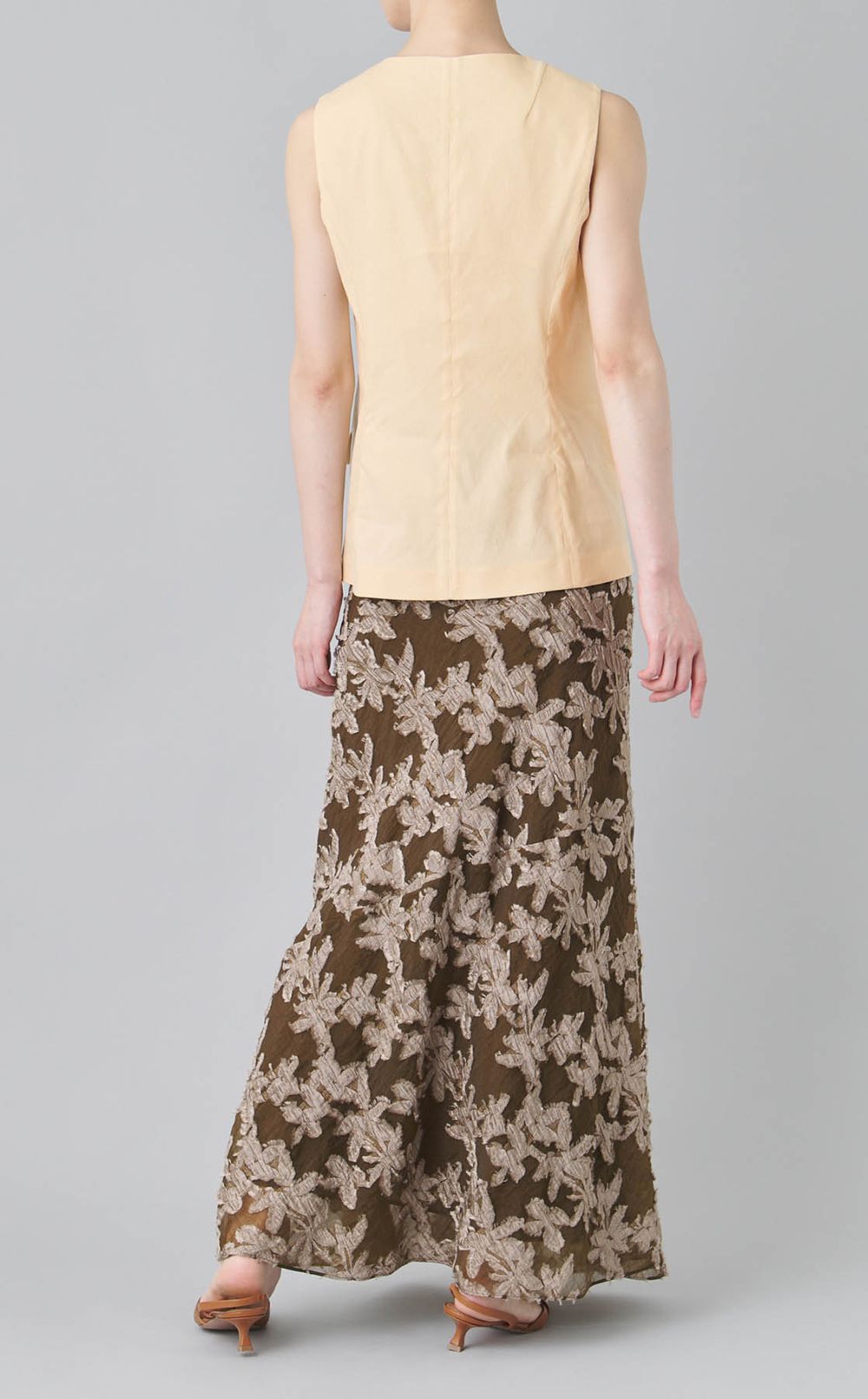 クルーネックリネンベスト