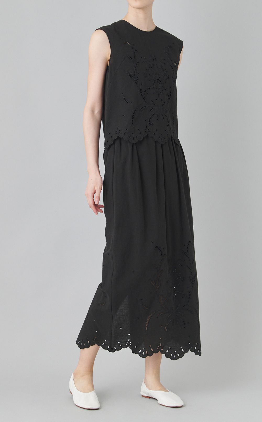 コットンエンブロイダリーIラインスカート