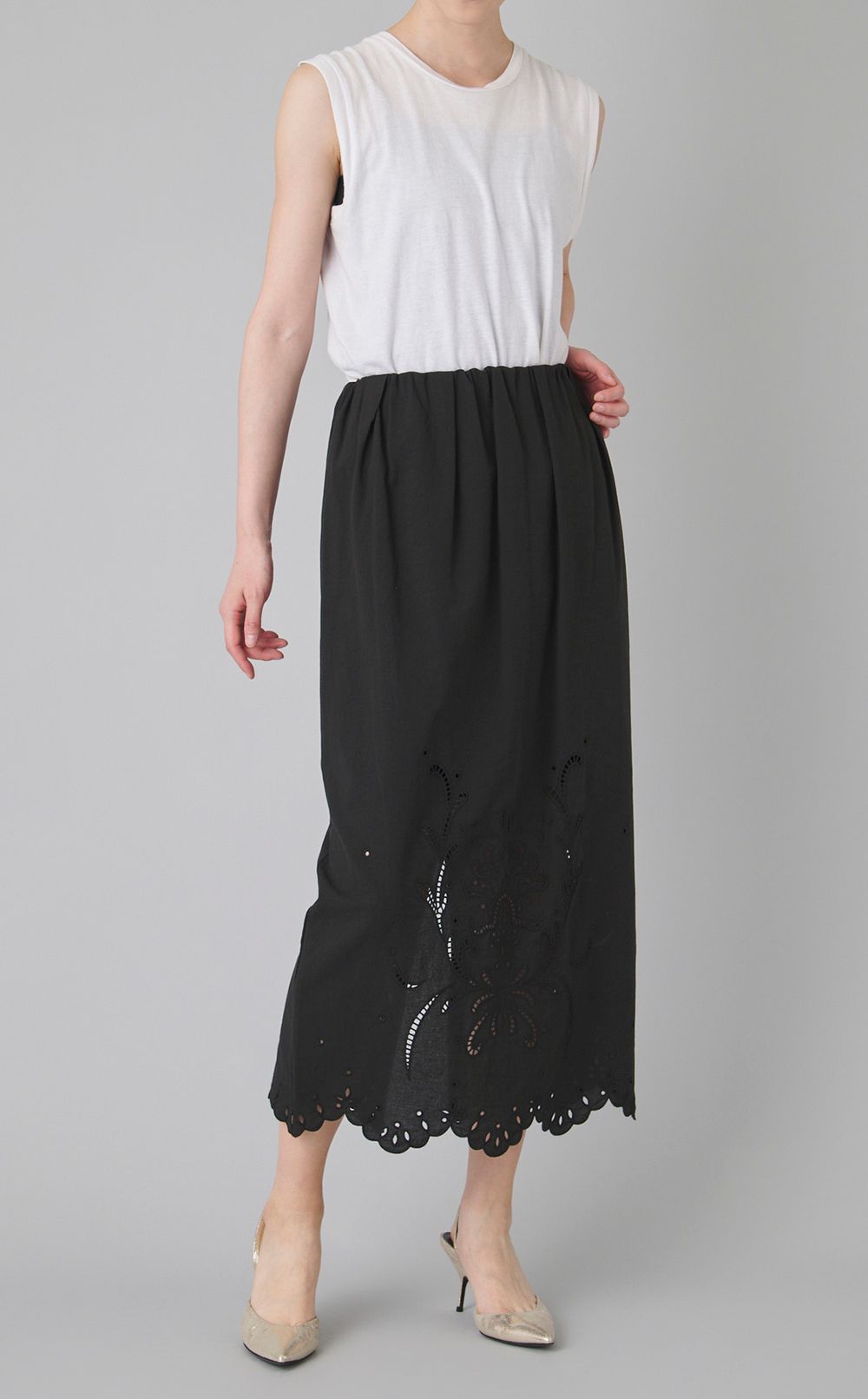コットンエンブロイダリーIラインスカート