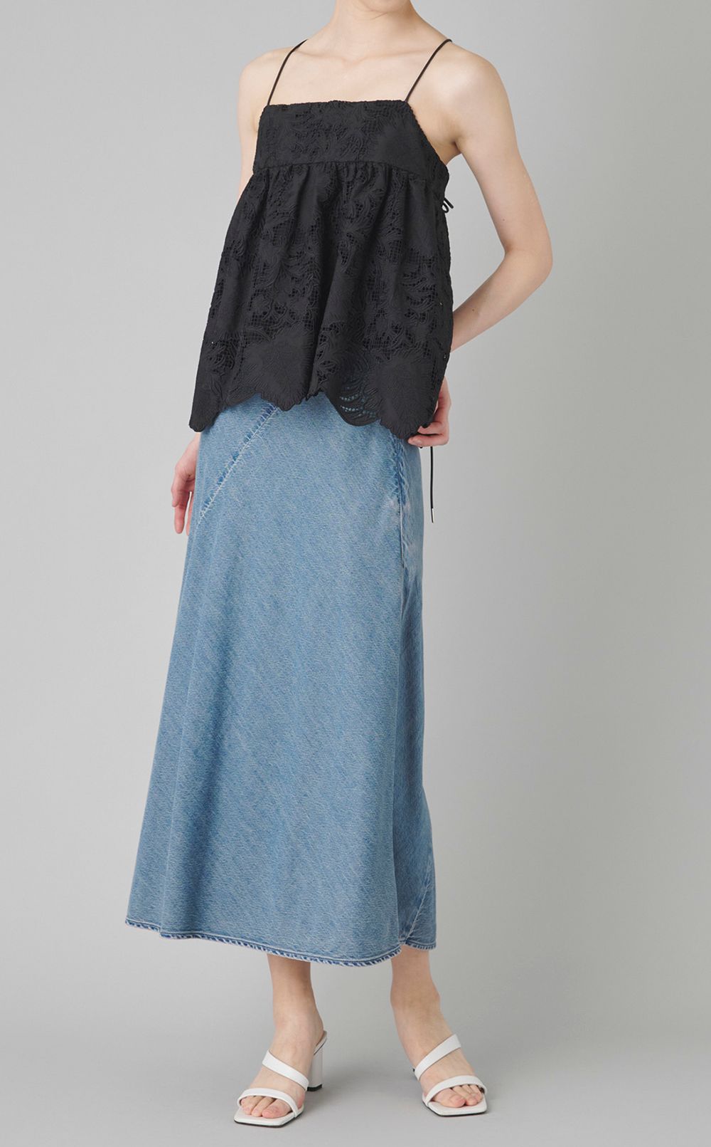 ライトデニムミディスカート