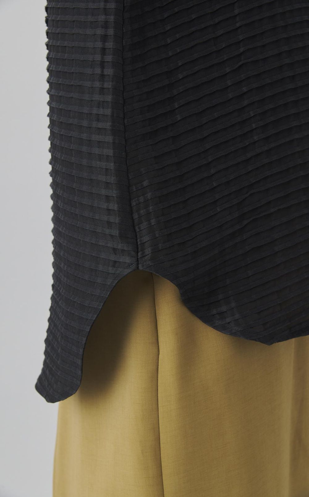 ピンタックコクーンスリーブブラウス