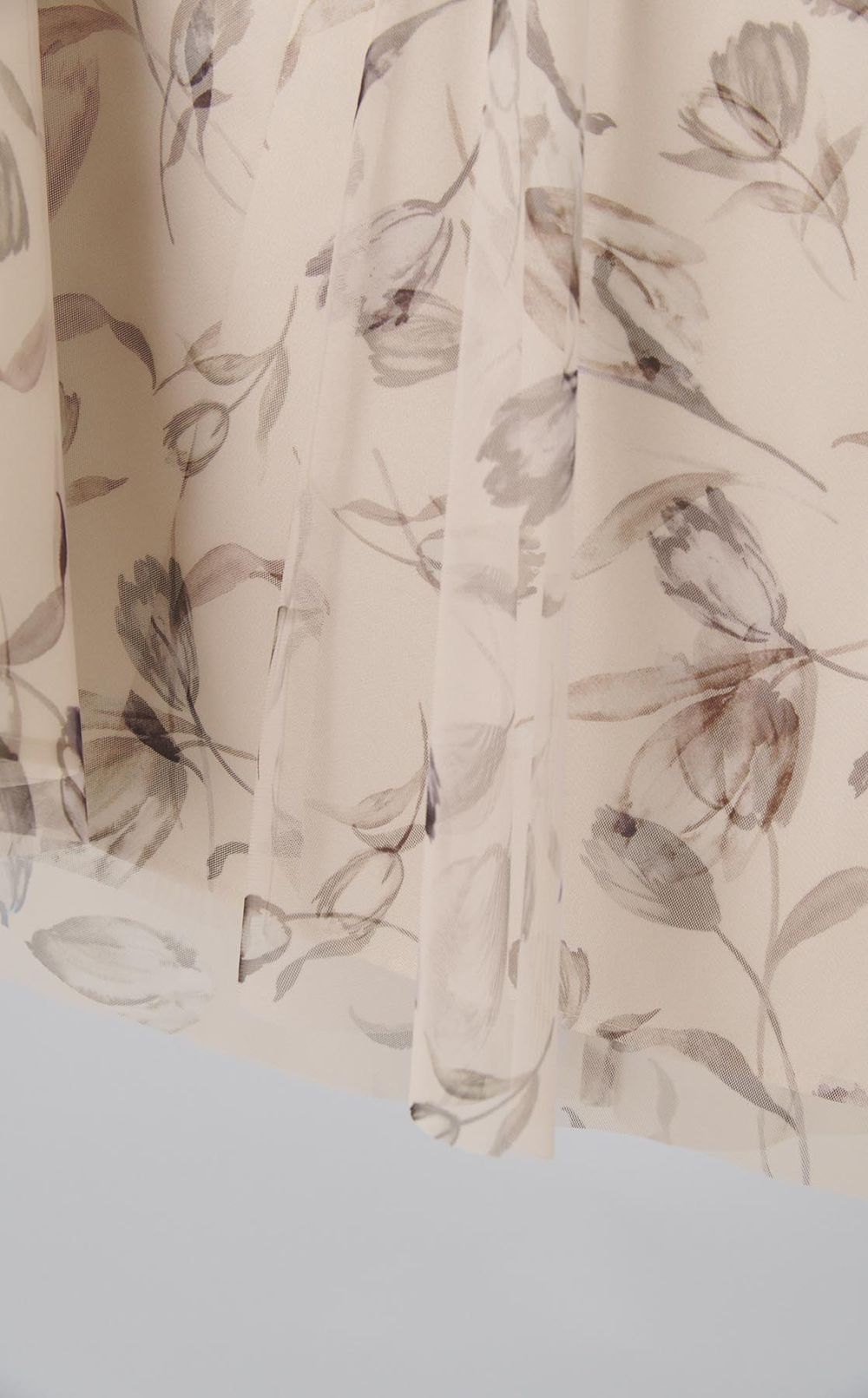 レイヤードフラワープリントワンピース