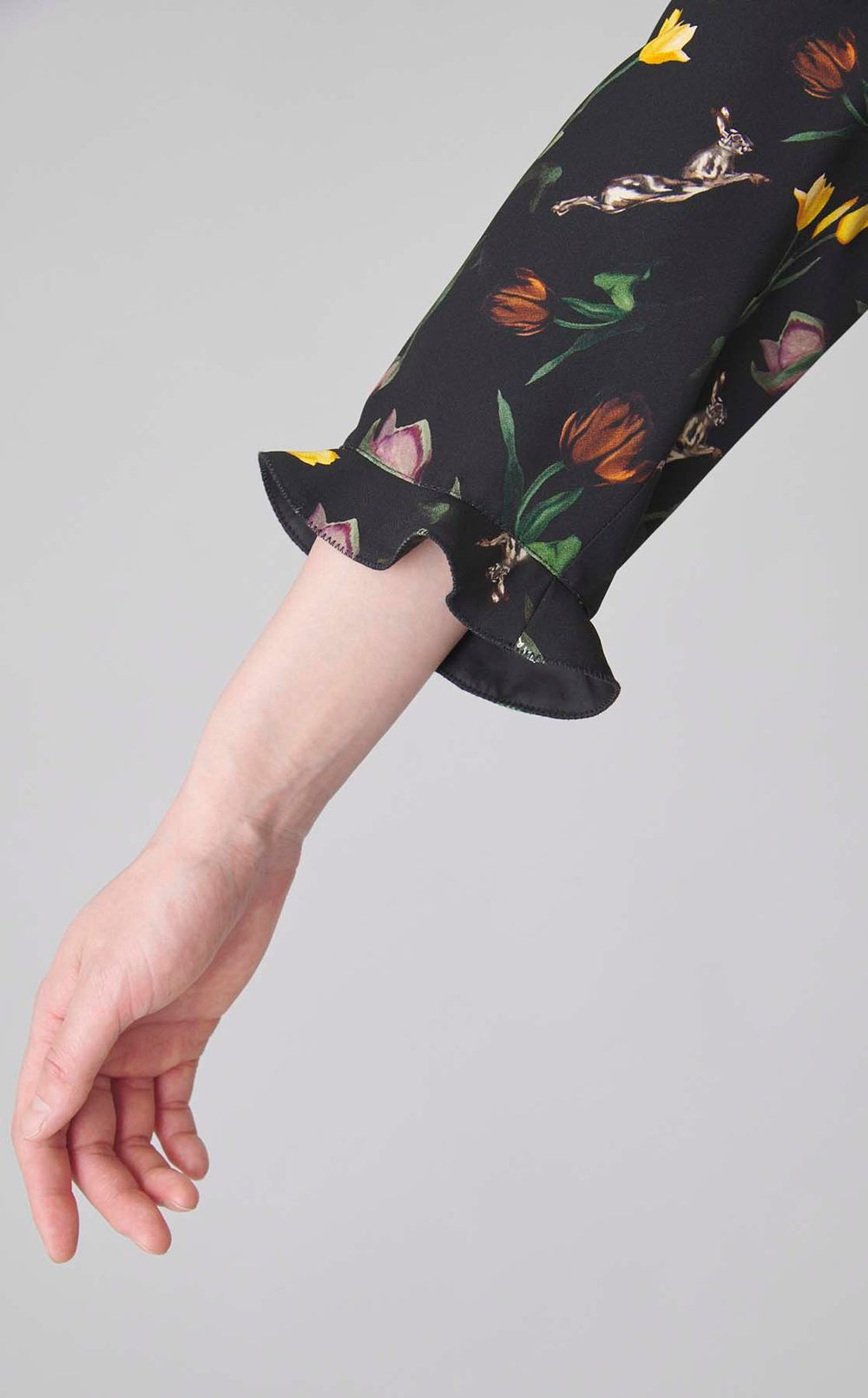 チューリップラビットプリントブラウス