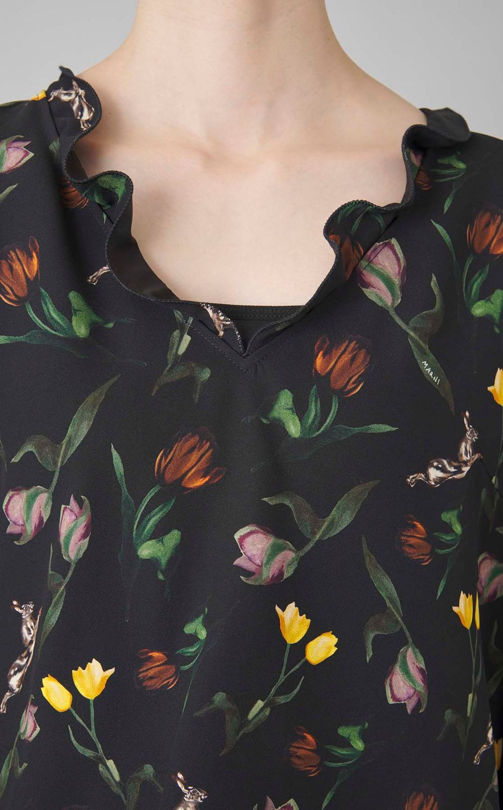 チューリップラビットプリントブラウス