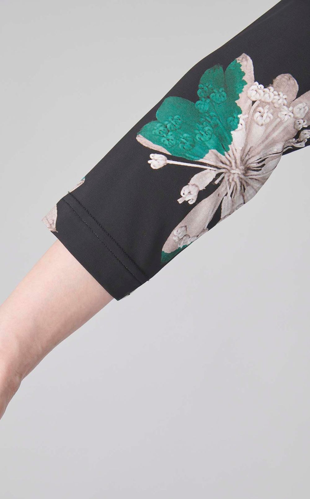 フラワープリントジャージーワンピース