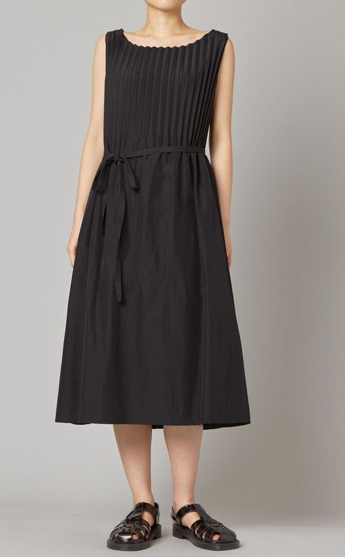 ノースリーブプリーツデザインワンピース