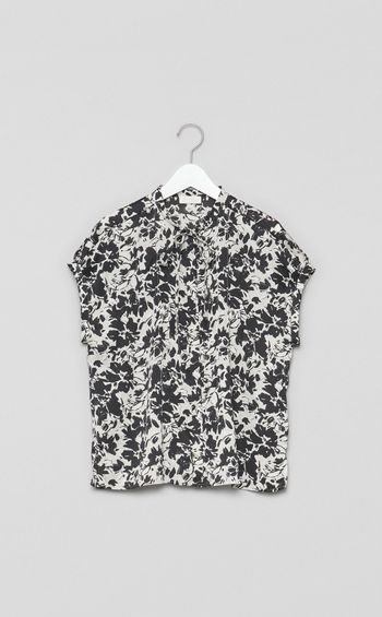 モノクロフラワープリントブラウス