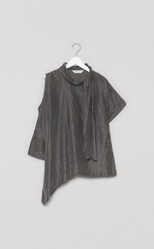 ダブルネックリンクルブラウス