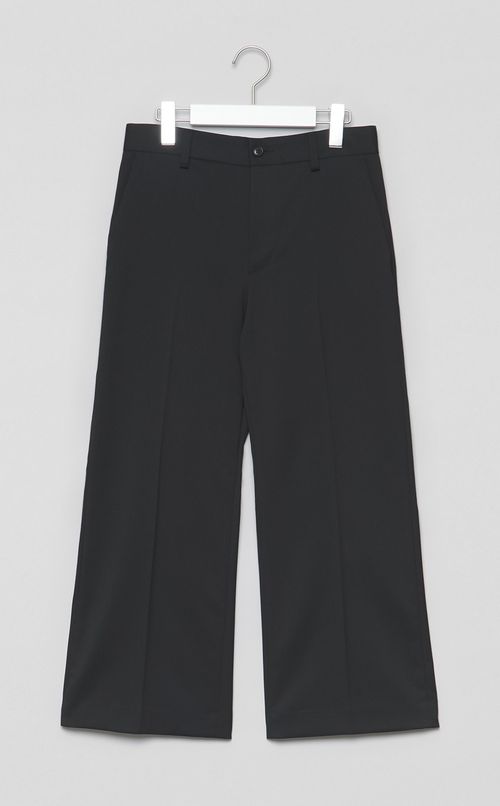 ストレートクロップドパンツ