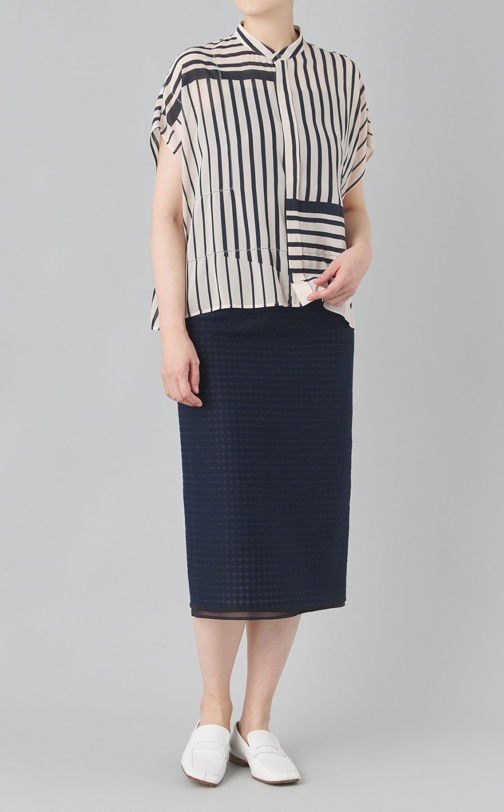 ドットタイトスカート