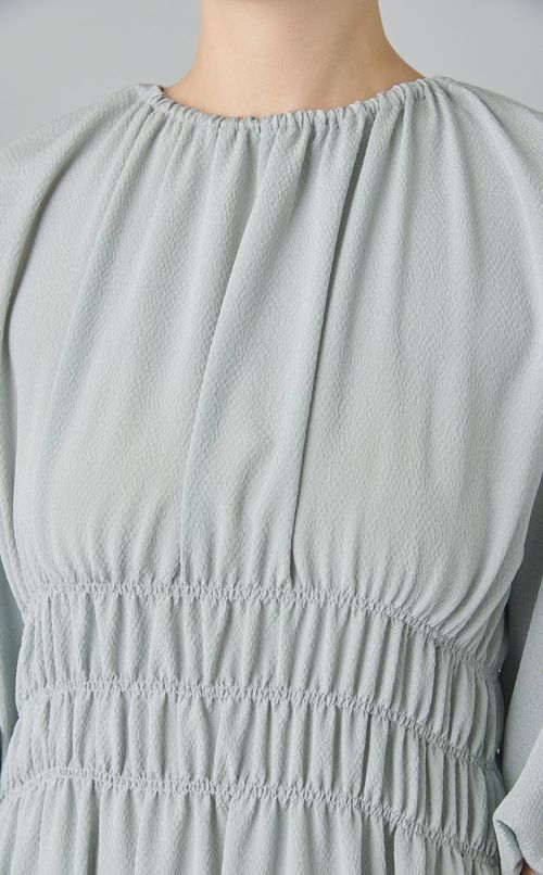 シャーリングギャザーワンピース