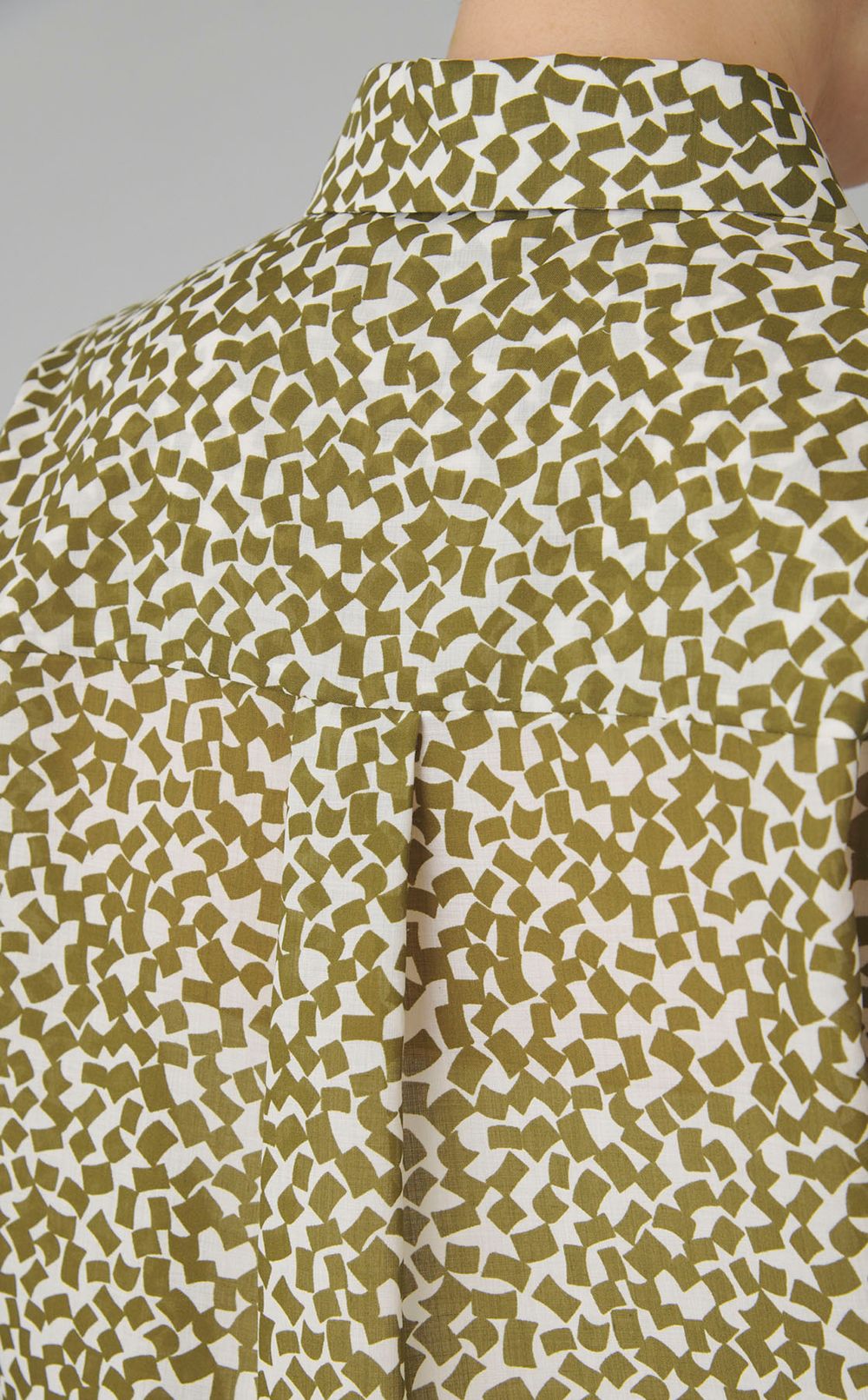 ジオメトリックタイフロントシャツ