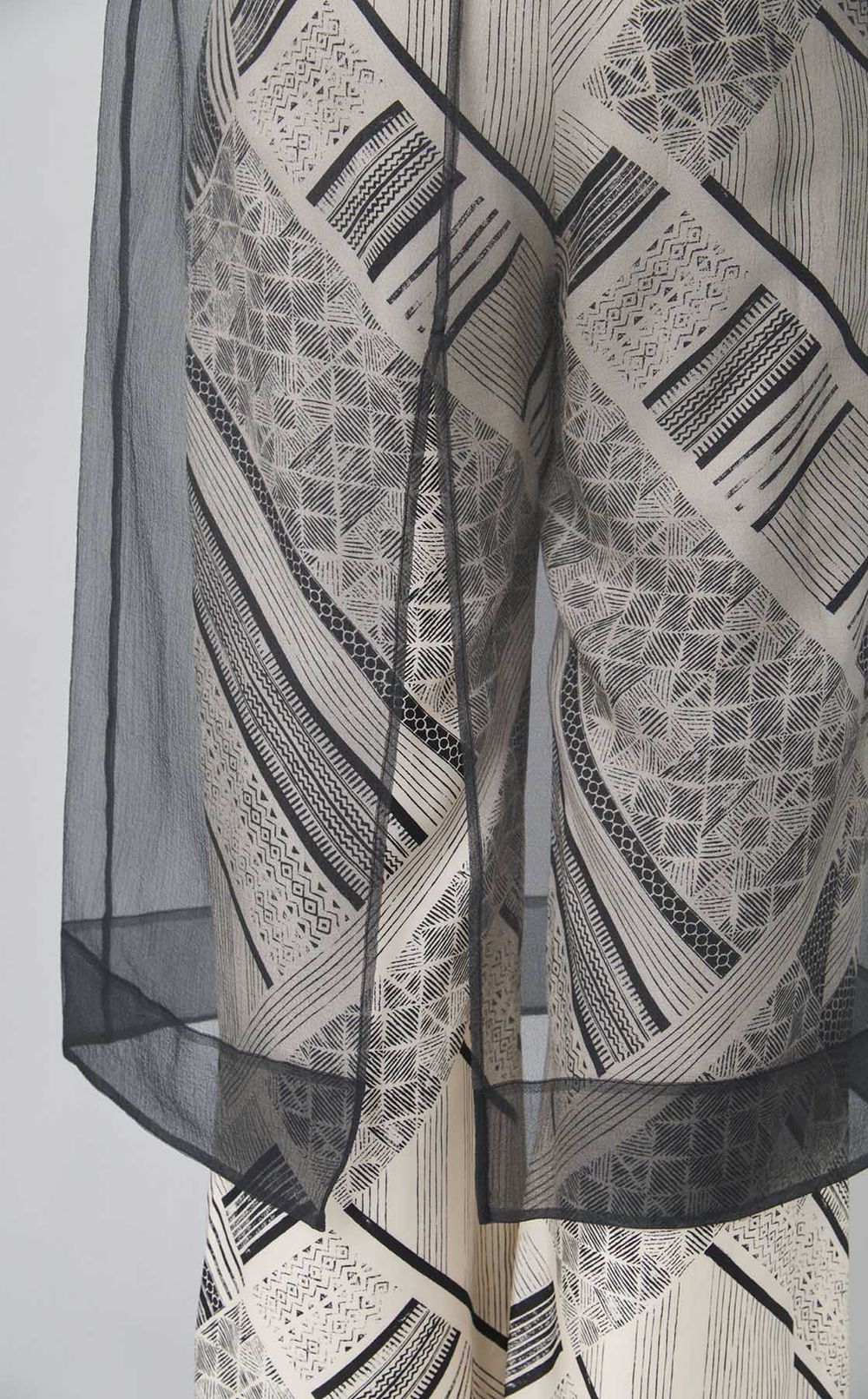 シアーオーバーシルエットワンピース