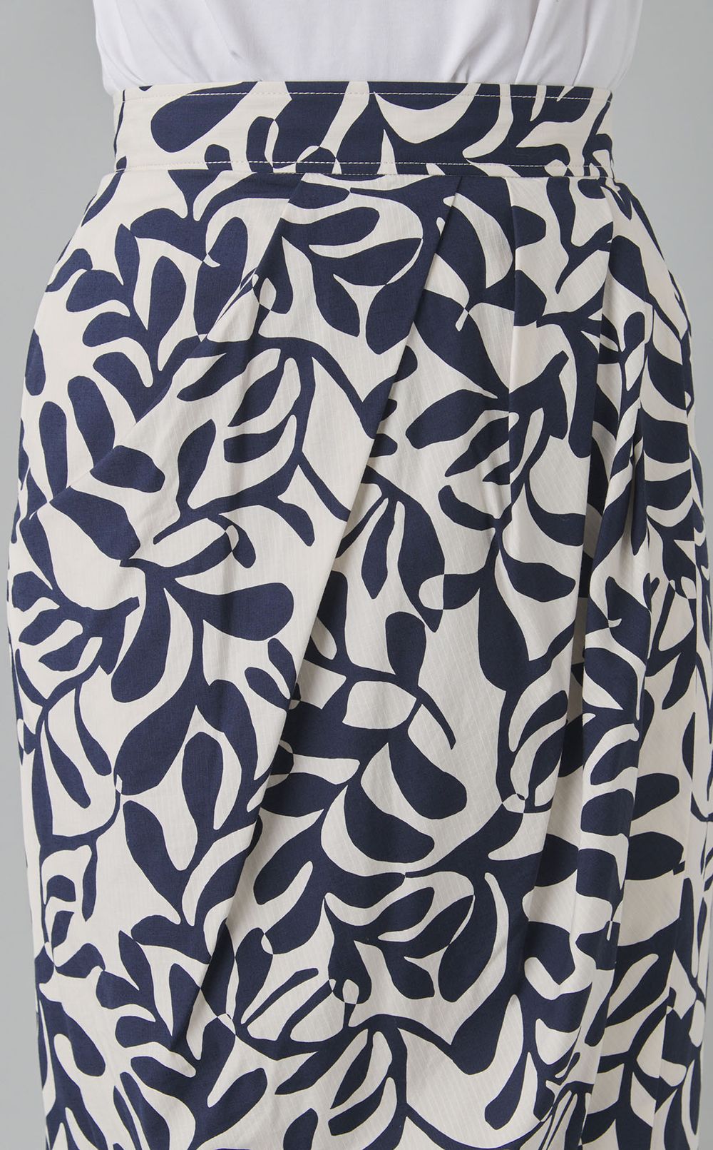 ボタニカルプリントスカート