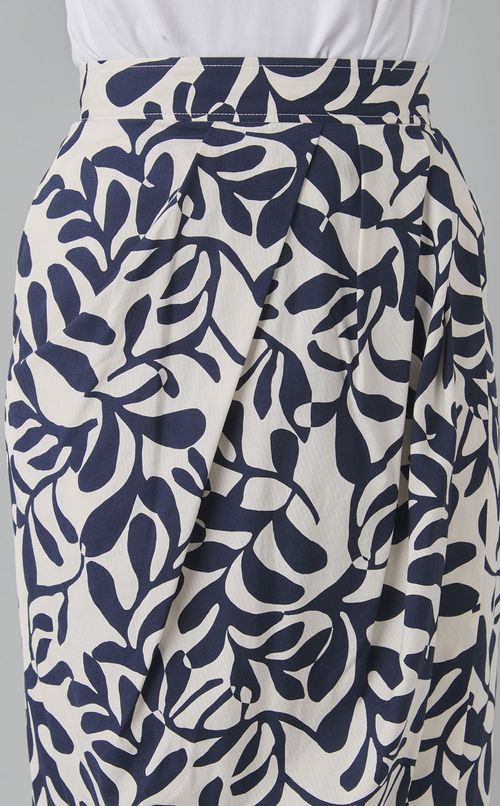 ボタニカルプリントスカート