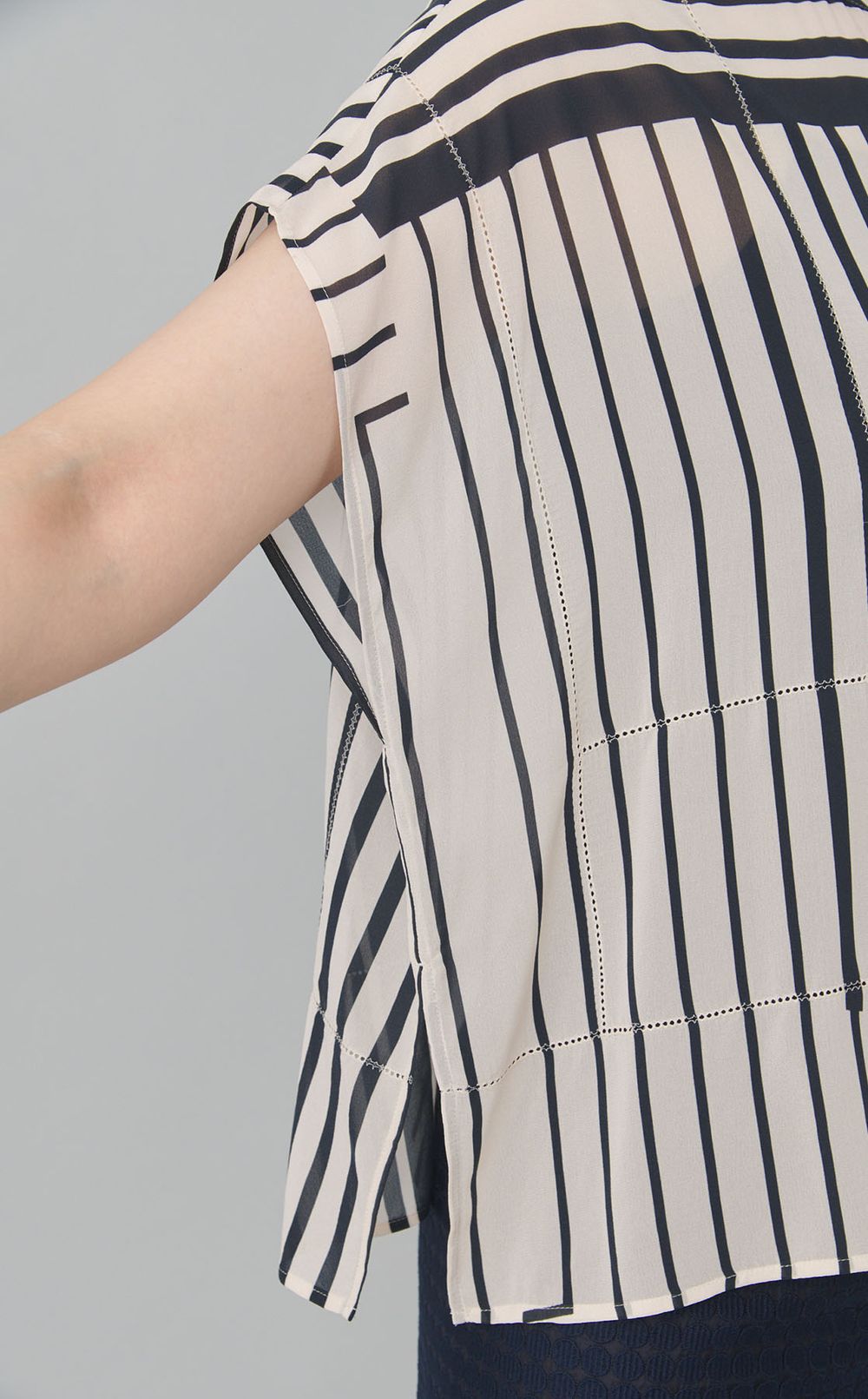 ストライプスタンドネックシャツ