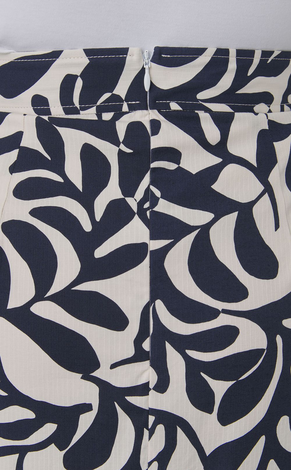 ボタニカルプリントスカート