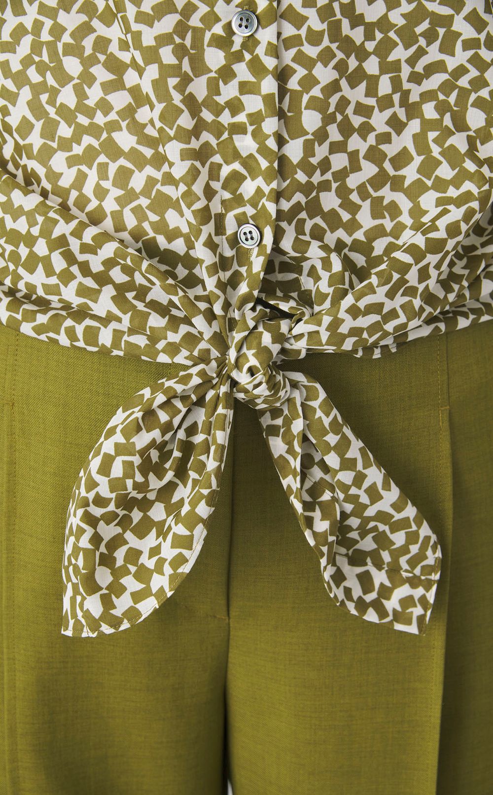 ジオメトリックタイフロントシャツ