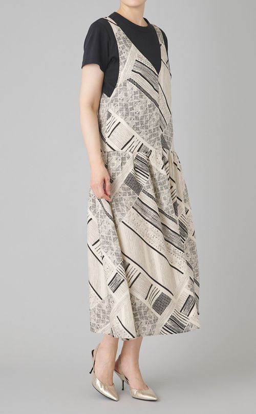 トライバル柄ジャンパースカート