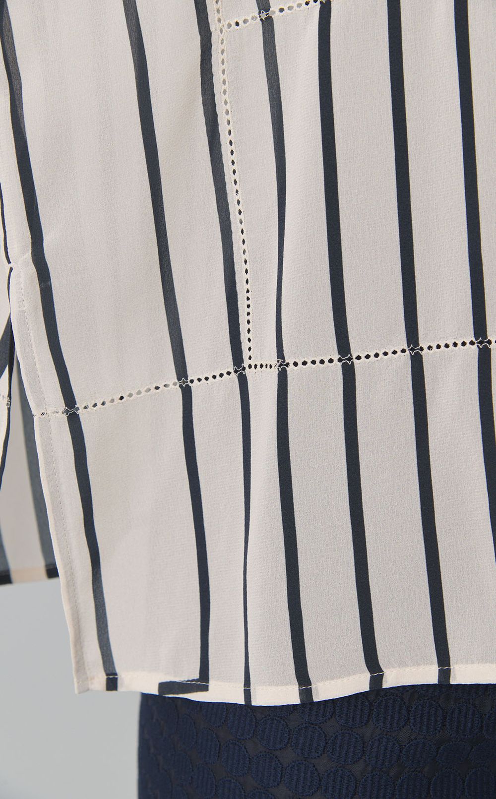 ストライプスタンドネックシャツ