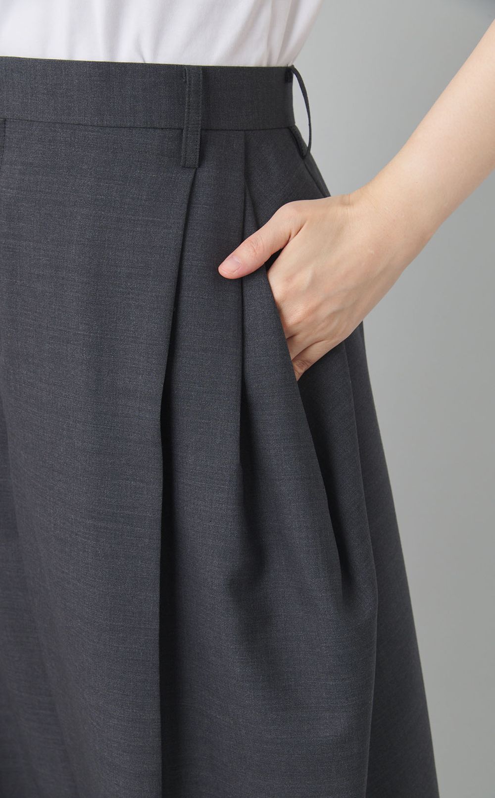 ウールトロサイドタックワイドパンツ