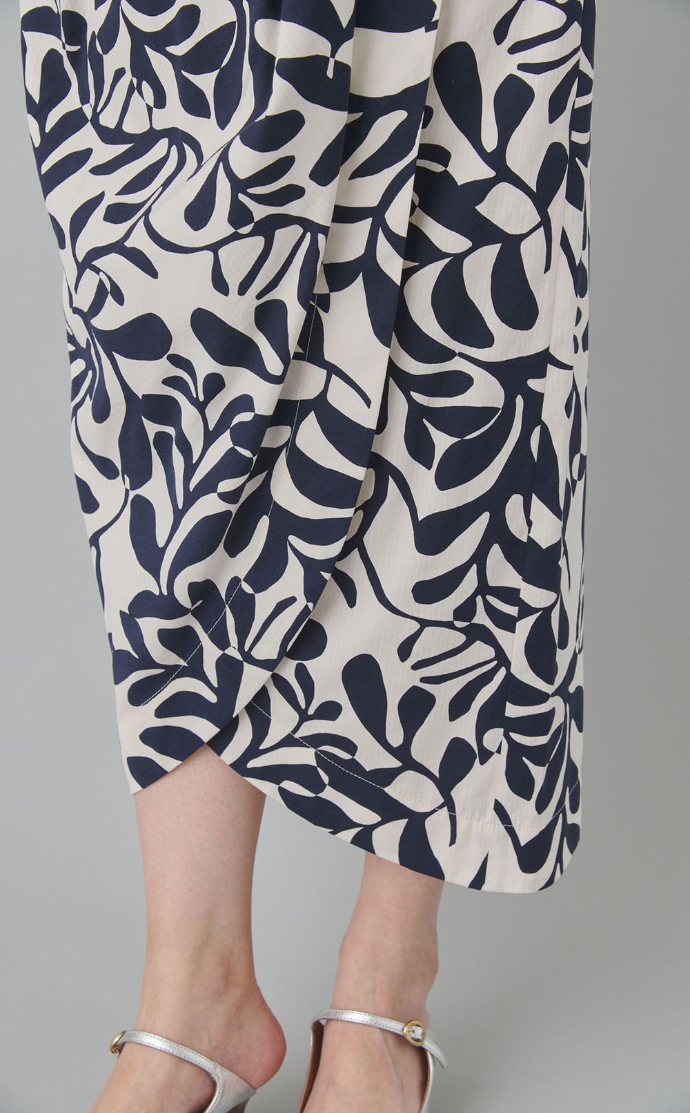 ボタニカルプリントスカート