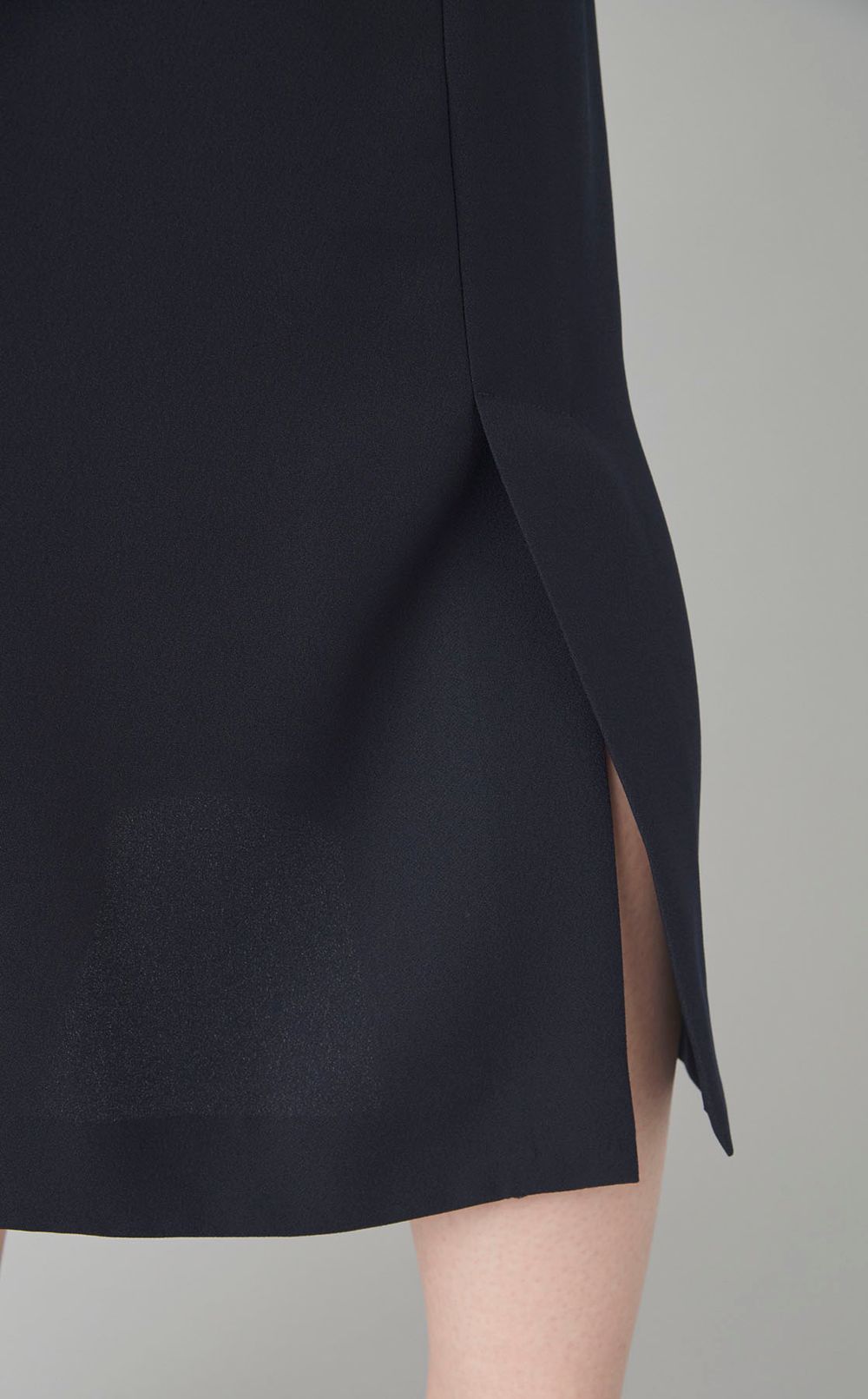 バックサテンノースリーブワンピース