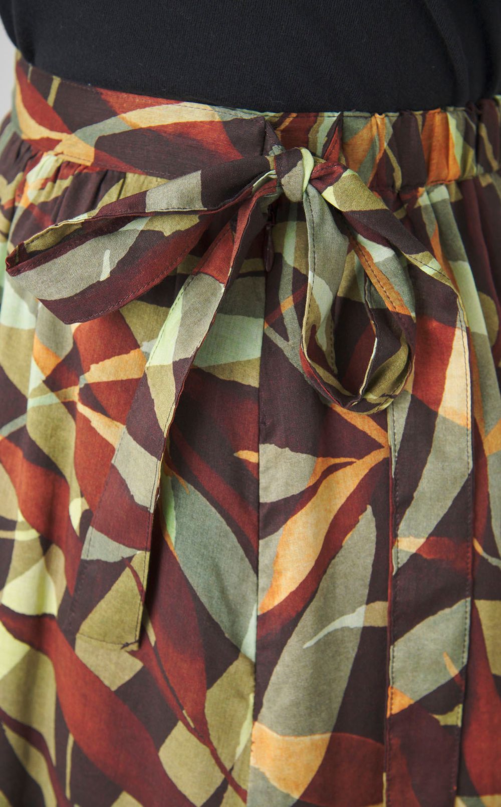 リーフプリントロングギャザースカート