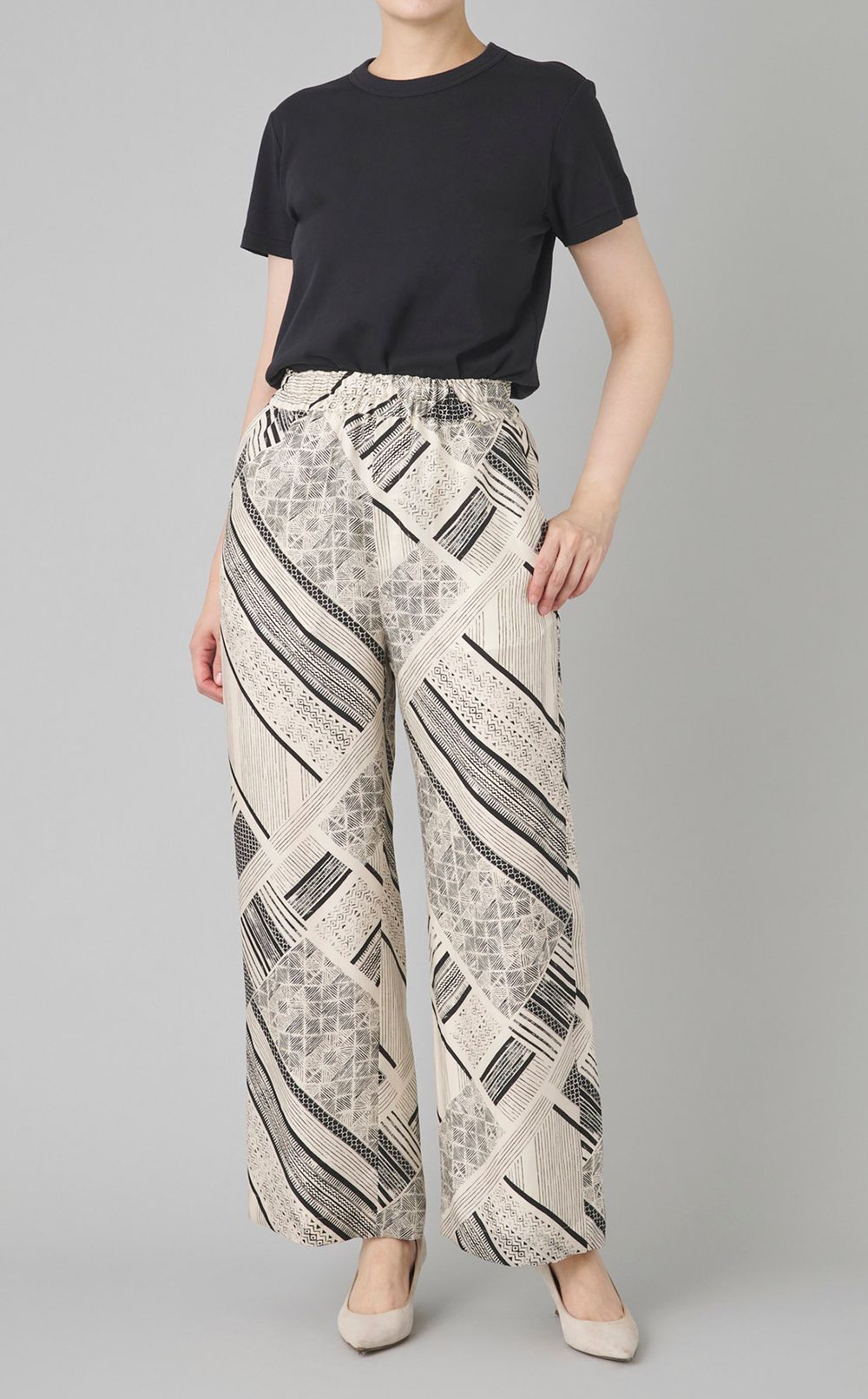 トライバル柄ストレートパンツ