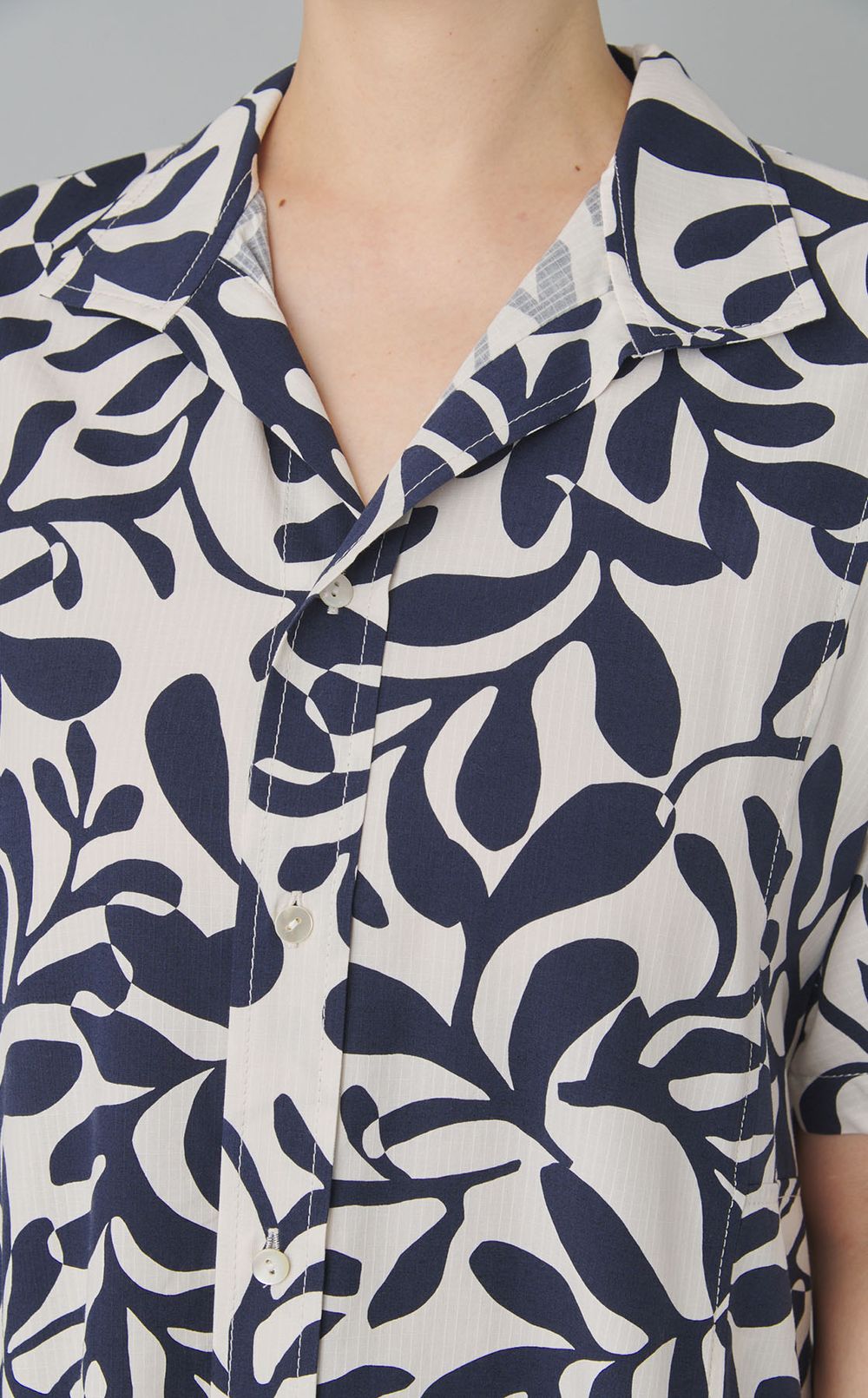 ボタニカルプリントワンピース