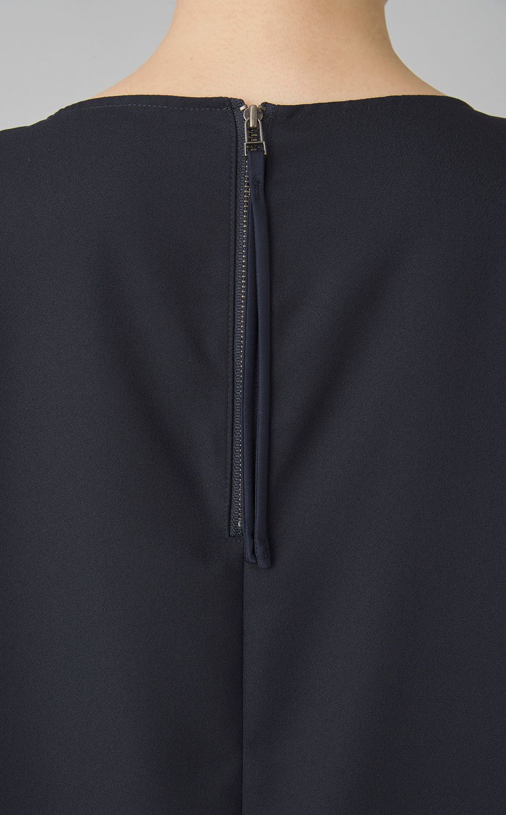 バックサテンドルマンスリーブワンピース